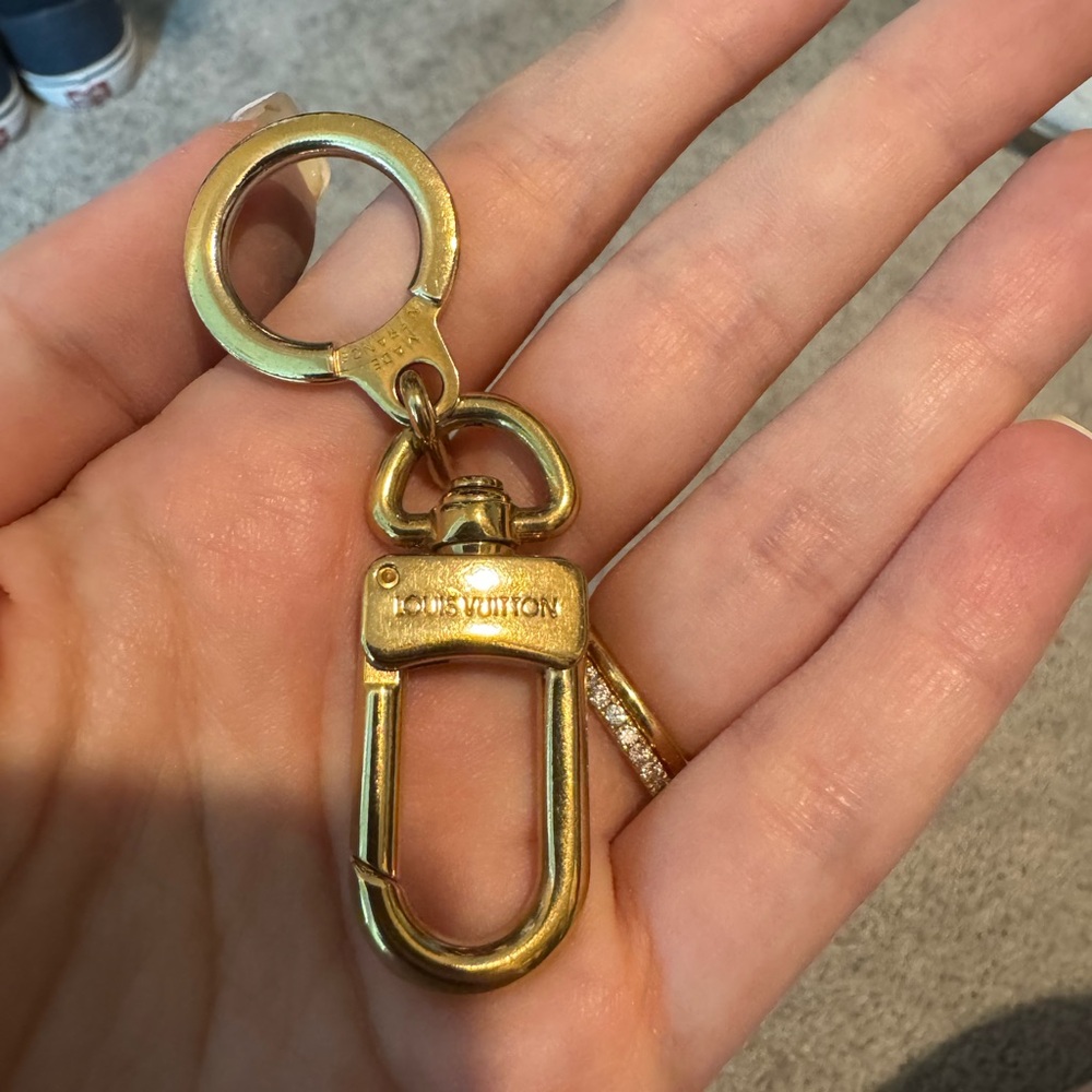 Louis Vuitton old model strap extender